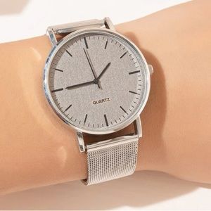 Brand new Simple Round Pointer Quartz Watch